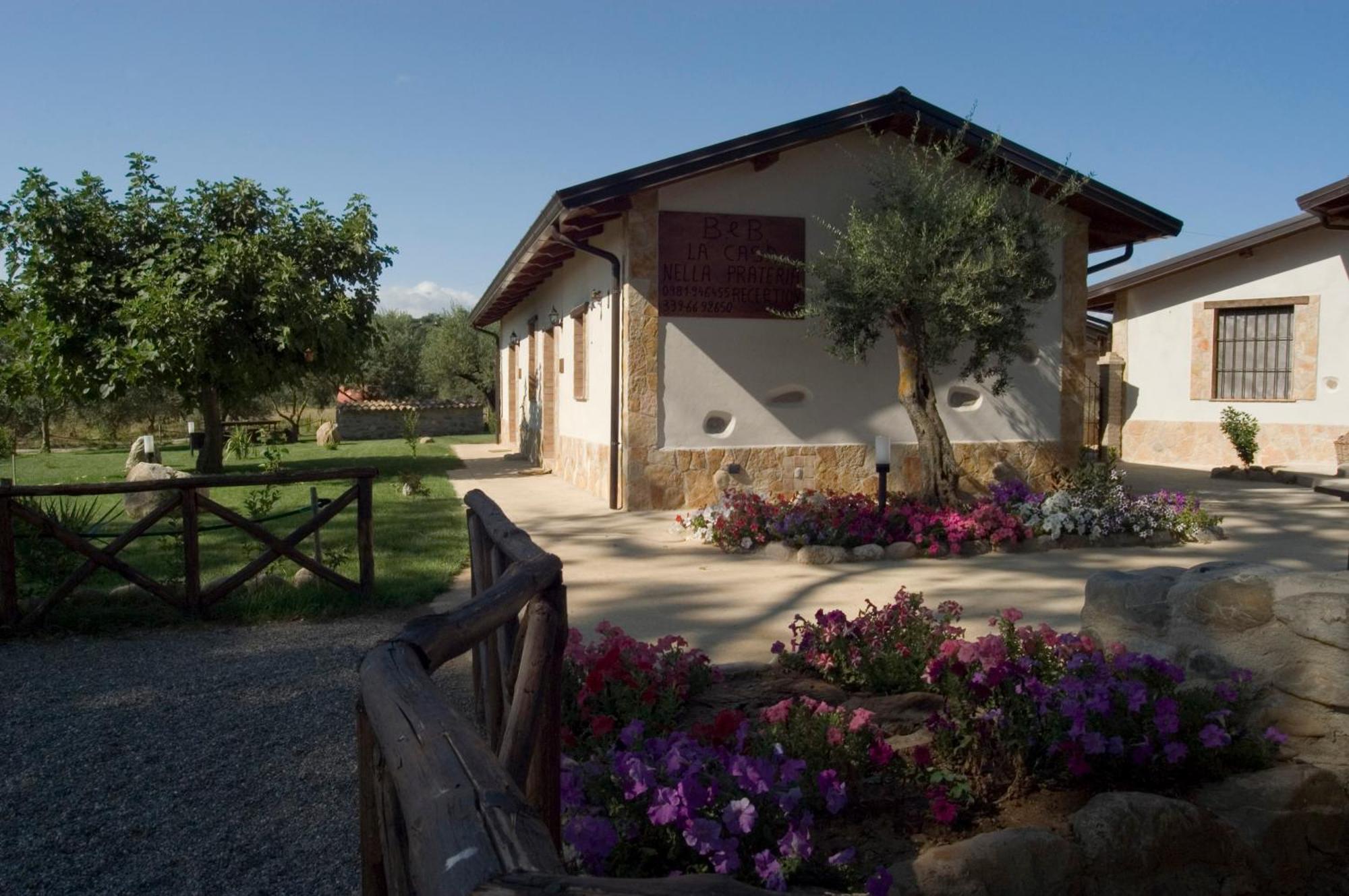 Hotel La Casa Nella Prateria Altomonte Zewnętrze zdjęcie